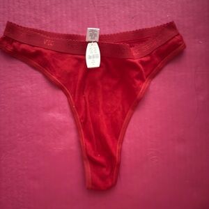 SOLD. 100% COTTON VTG THONG PANTY.  VICTORIA SECRET. NWT. MEDIUM. RED.